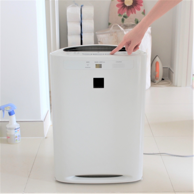 【節電のために!!】エアコンのフィルター掃除は「2週間に1回」を目安に行いましょう!!